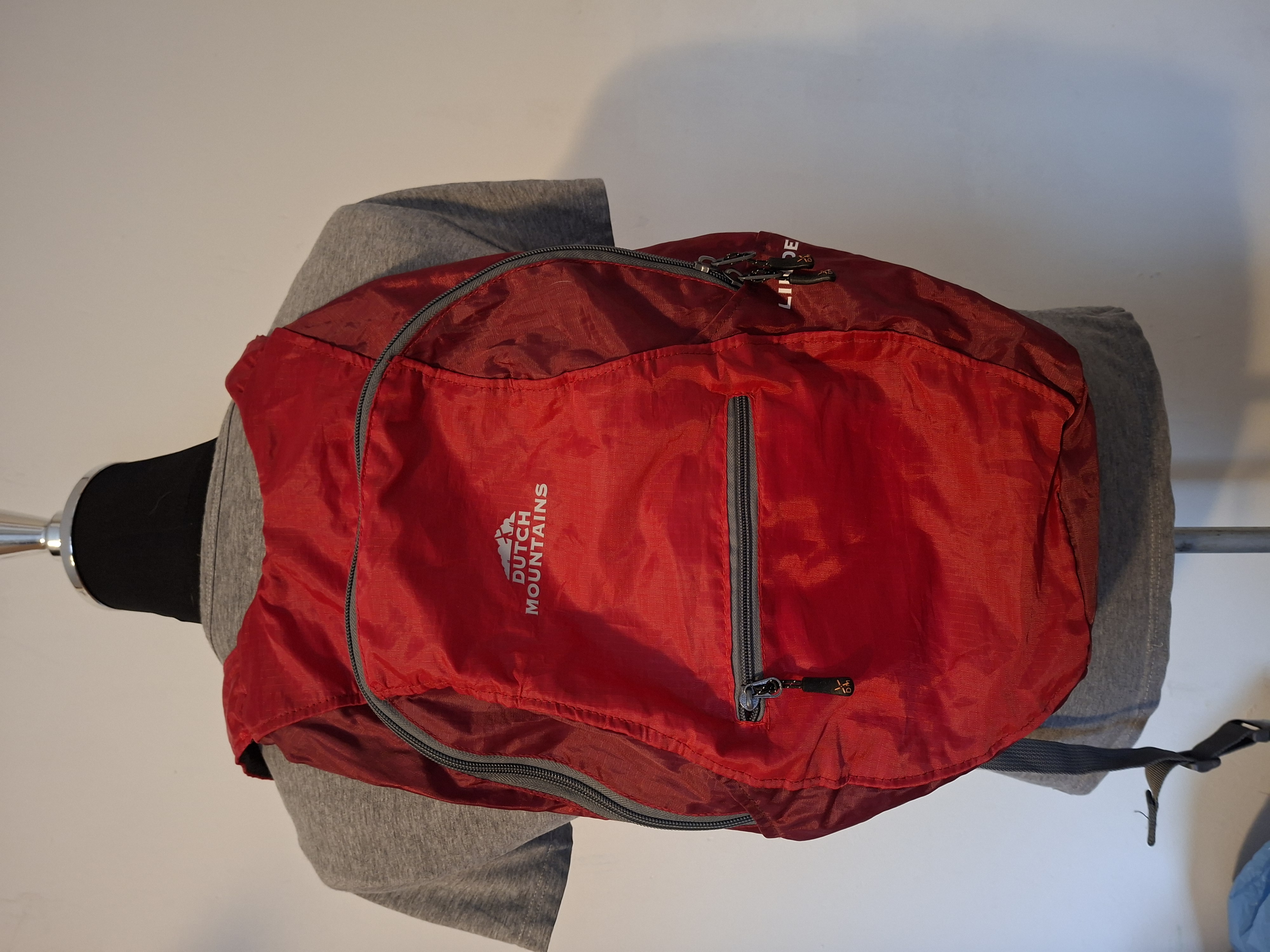 Dutch Mountains Linde rugzak rood lichtgewicht opvouwbaar