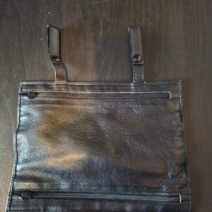 Leren riemtasje zwart plat met 2 ritsjes