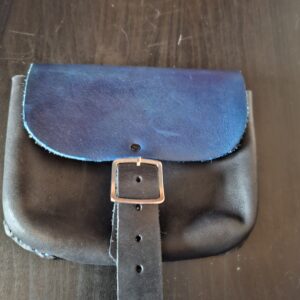Leren riemtasje zwart blauw handgemaakt gesp-sluiting