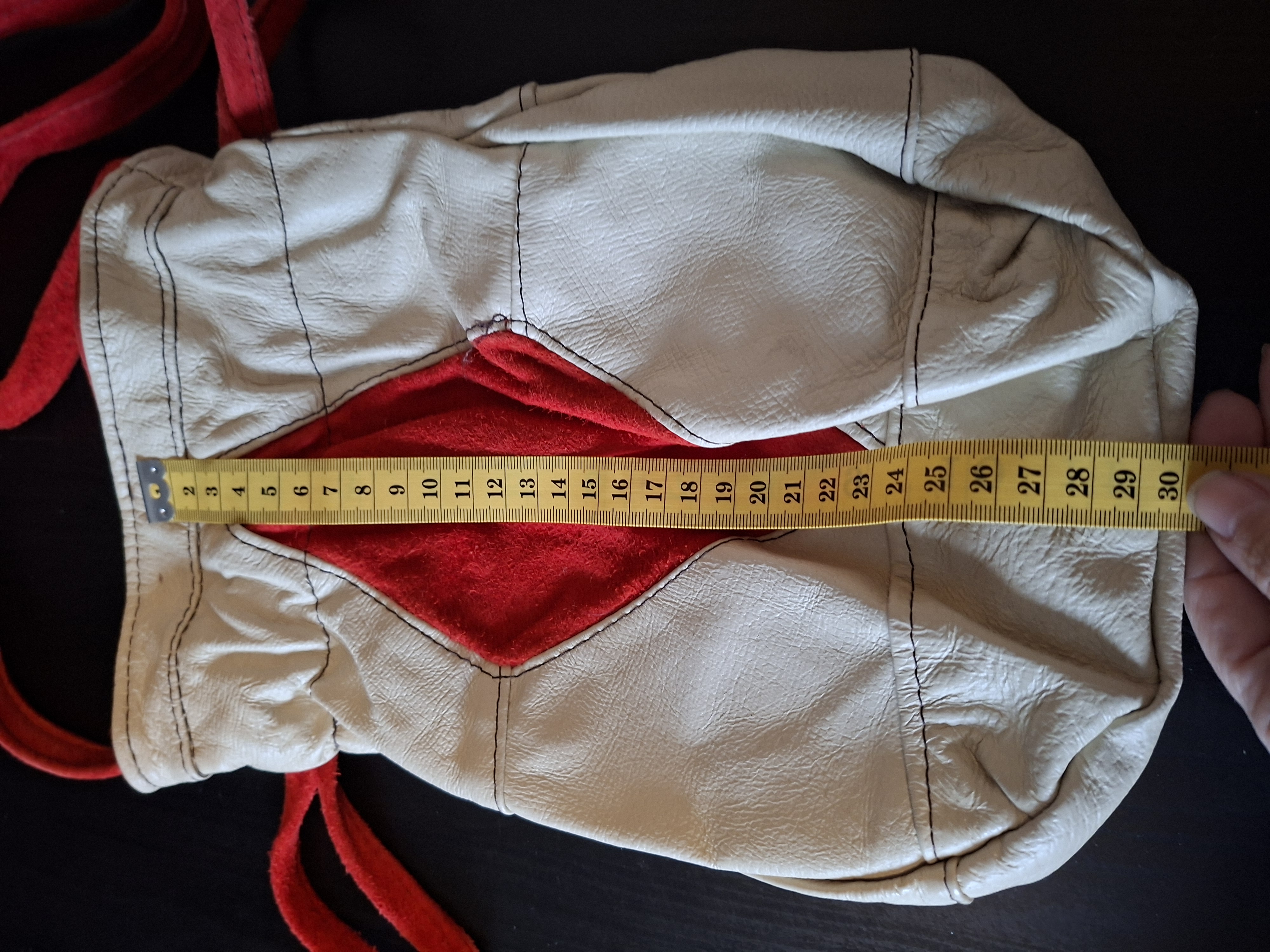 Lederen buideltasje crème rood suède handgemaakt