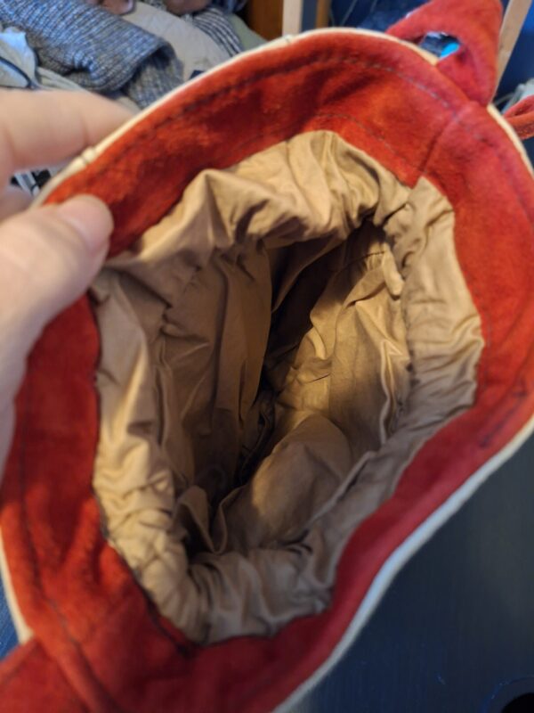 Lederen buideltasje crème rood suède handgemaakt