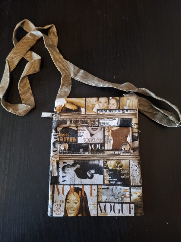 Crossbody tasje Vogue print beige/zwart