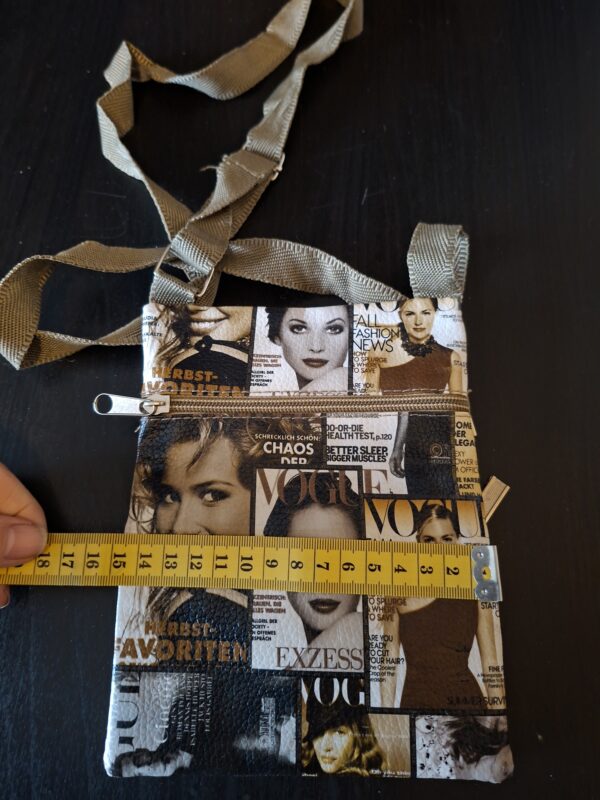 Crossbody tasje Vogue print beige/zwart