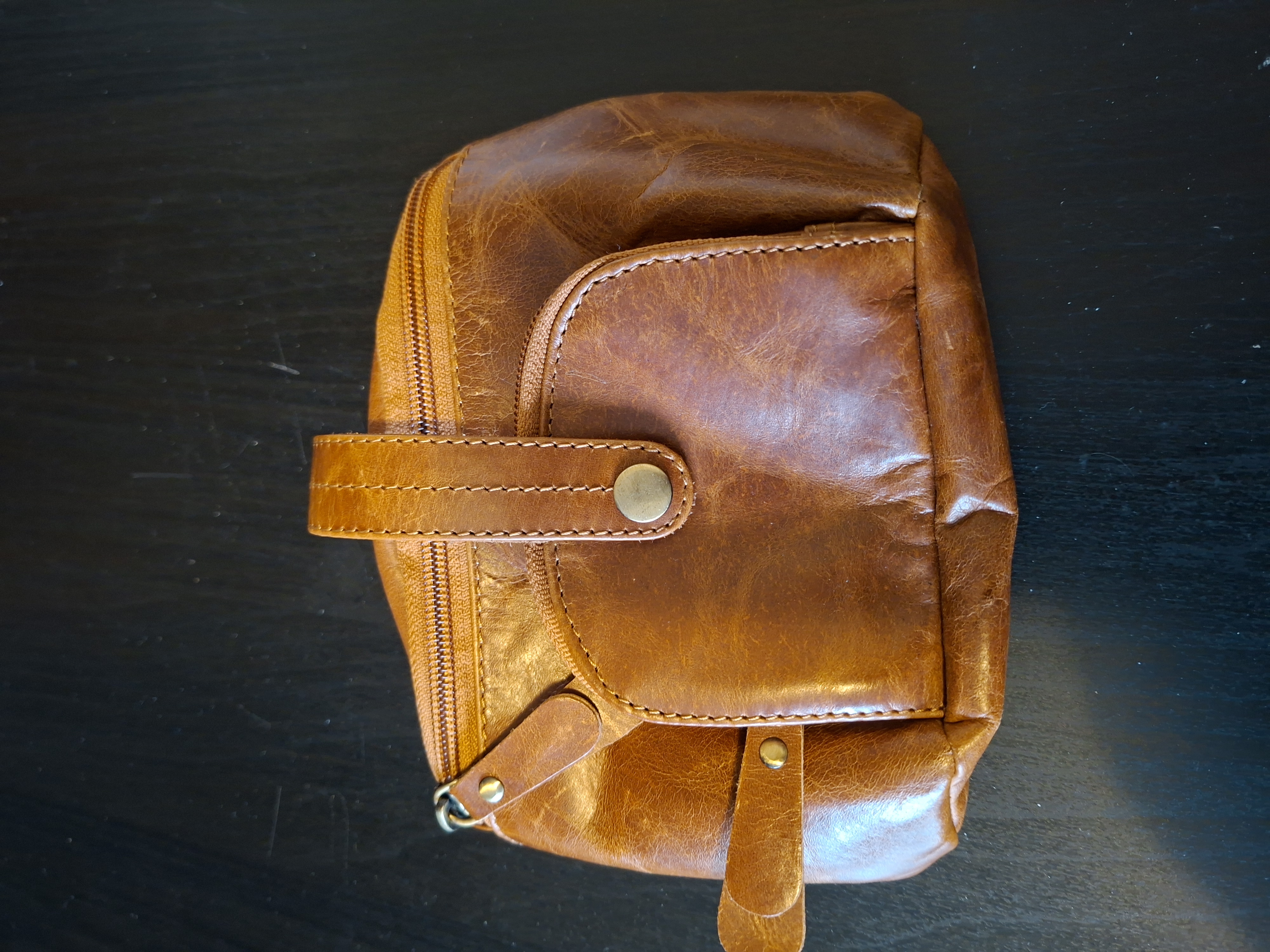 Leren heuptasje cognac washed vintage riemlussen 17x14 cm