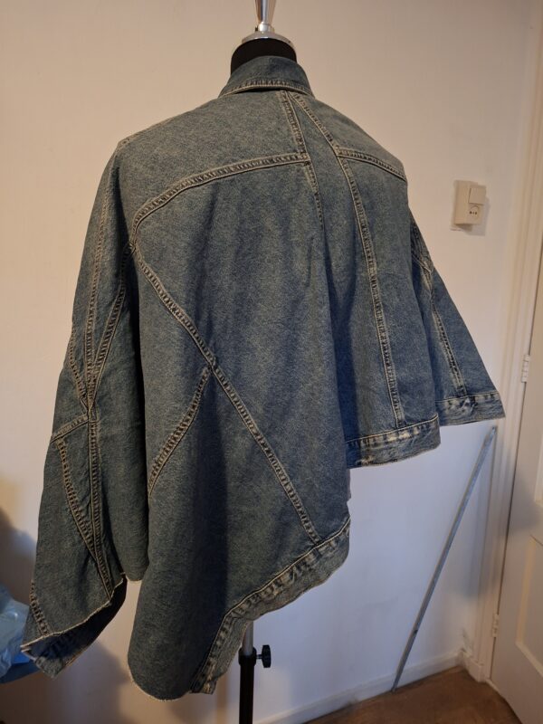 Zara spijkerjack asymmetrisch cape-mouw blauw maat M