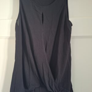 Zwart mouwloos topje tuniek met drapering en uitsnijding maat M/L