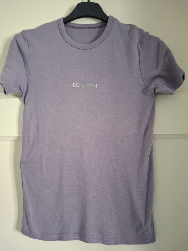Benetton T-shirt lila/lavendel strass logo maat S