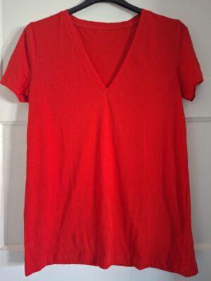 Rood T-shirt dubbele V-hals maat S/M