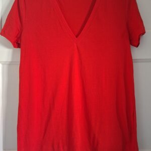 Rood T-shirt dubbele V-hals maat S/M