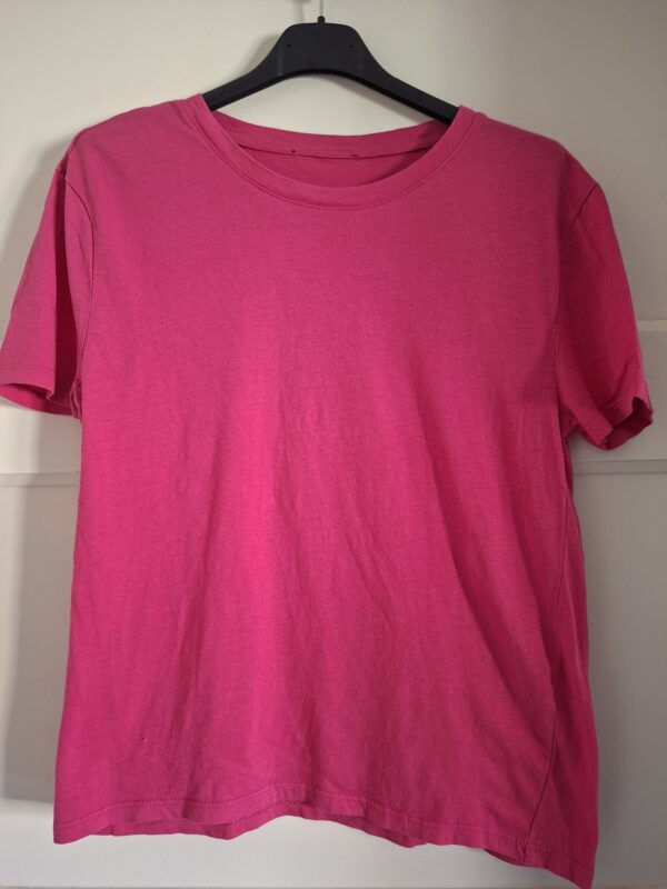 20260311_151752(0) Fuchsia T-shirt ronde hals maat S/M