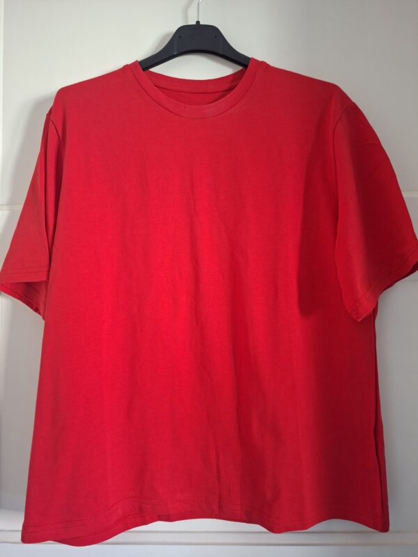 20260311_151958 Rood T-shirt ronde hals oversized maat S/M