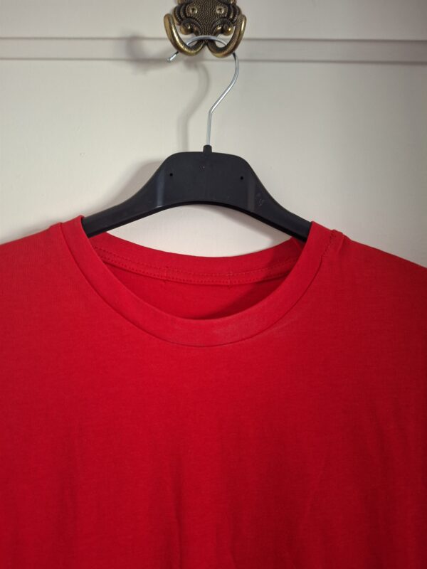 20260311_152000 Rood T-shirt ronde hals oversized maat S/M