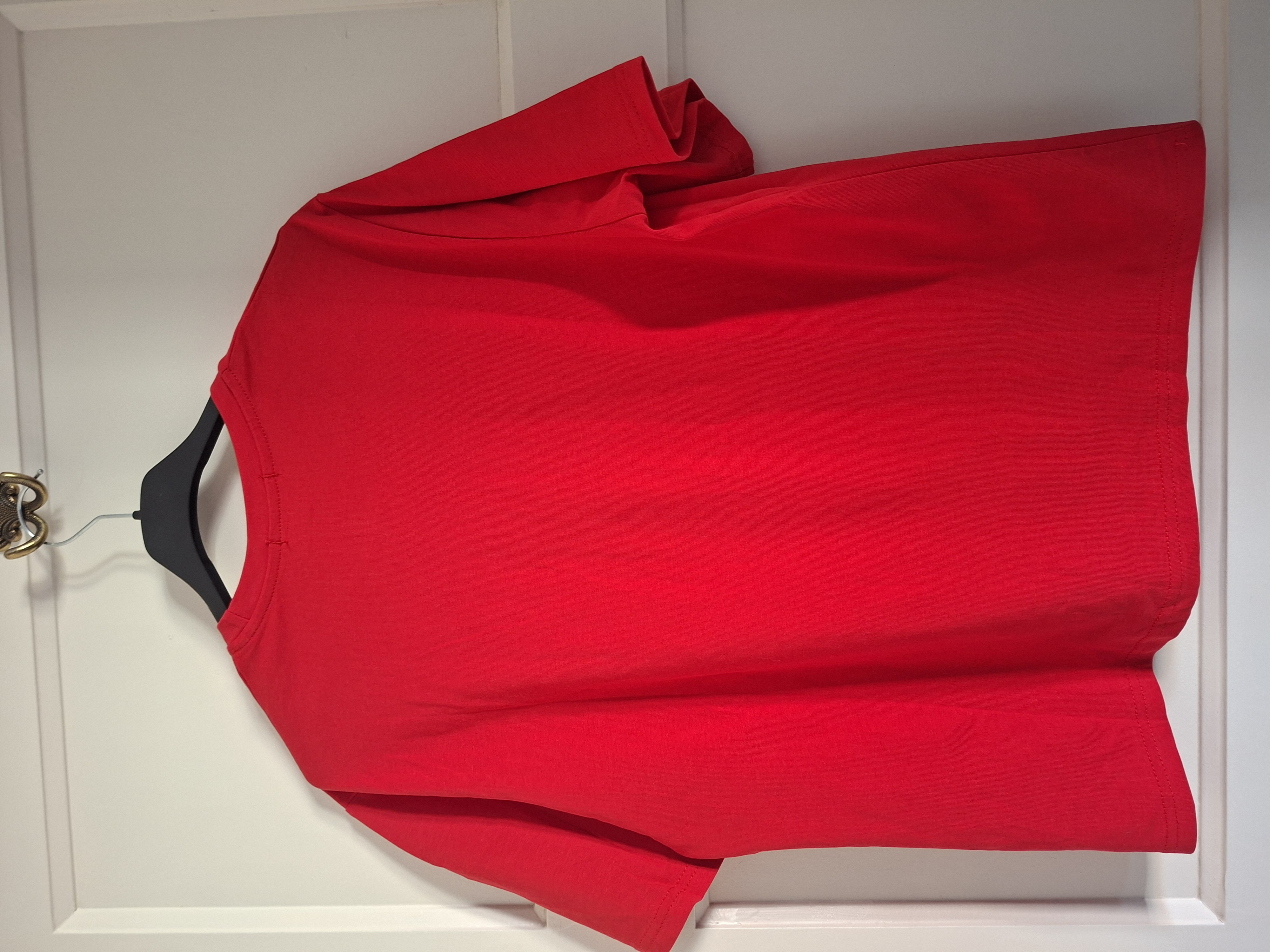 Rood basic t-shirt ruime maat 38 geen merk