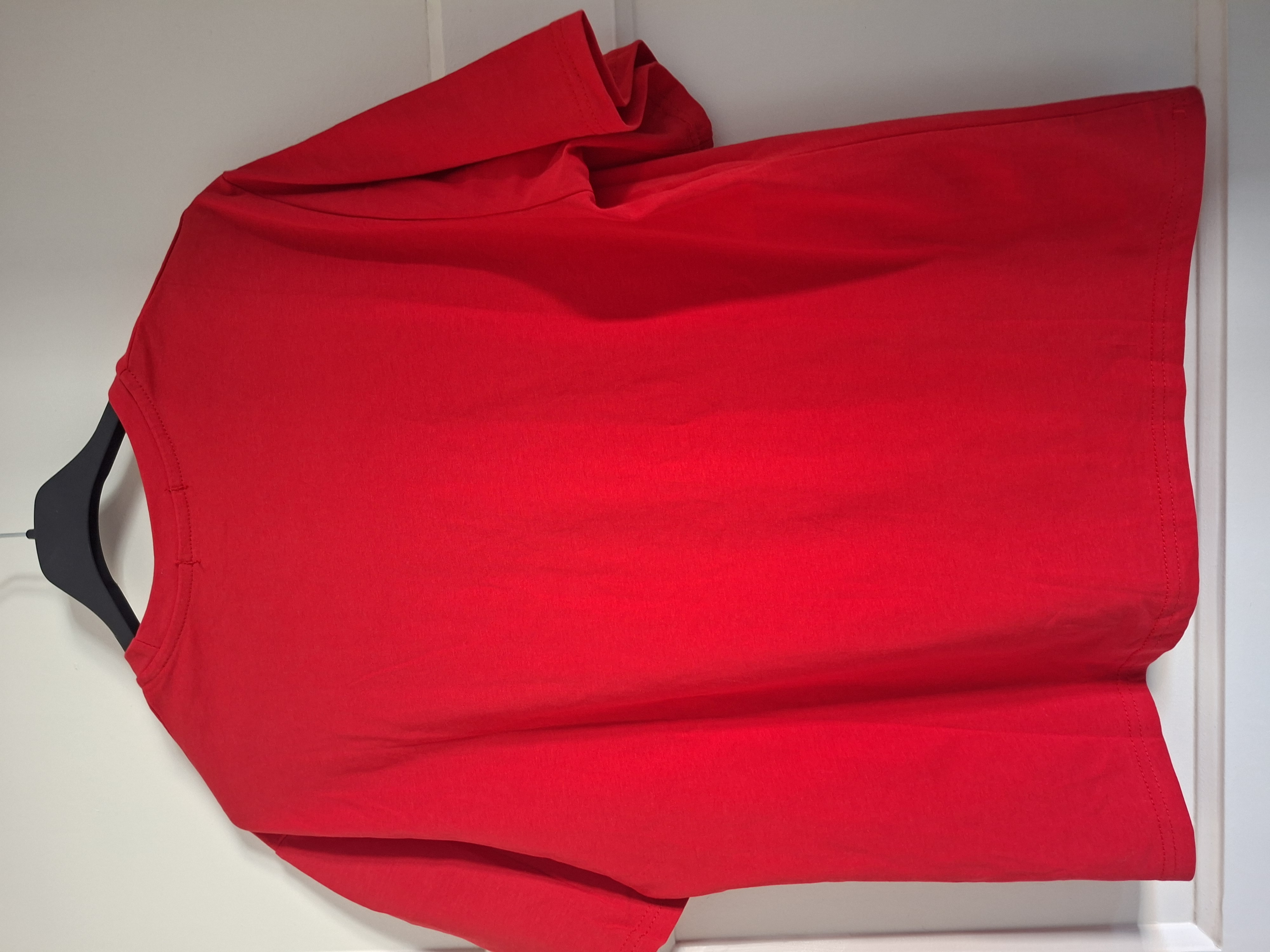 Rood basic t-shirt ruime maat 38 geen merk
