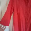 Lange blouse rood gestreept met strikbandjes maat M