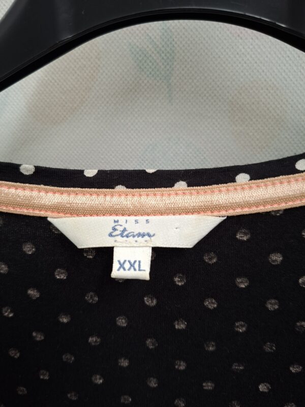 20260314_131904 Miss Etam wikkel-stijl jurk - Zwart met witte stippen - Maat XXL