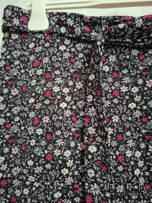 Holland House skort (rok met vast broekje) - Zwart bloemenprint - Maat L