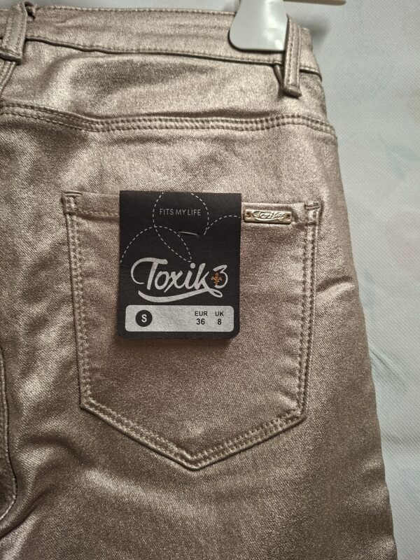 20260318_125217 Toxik3 Skinny Broek Rosé Goud Metallic S/36