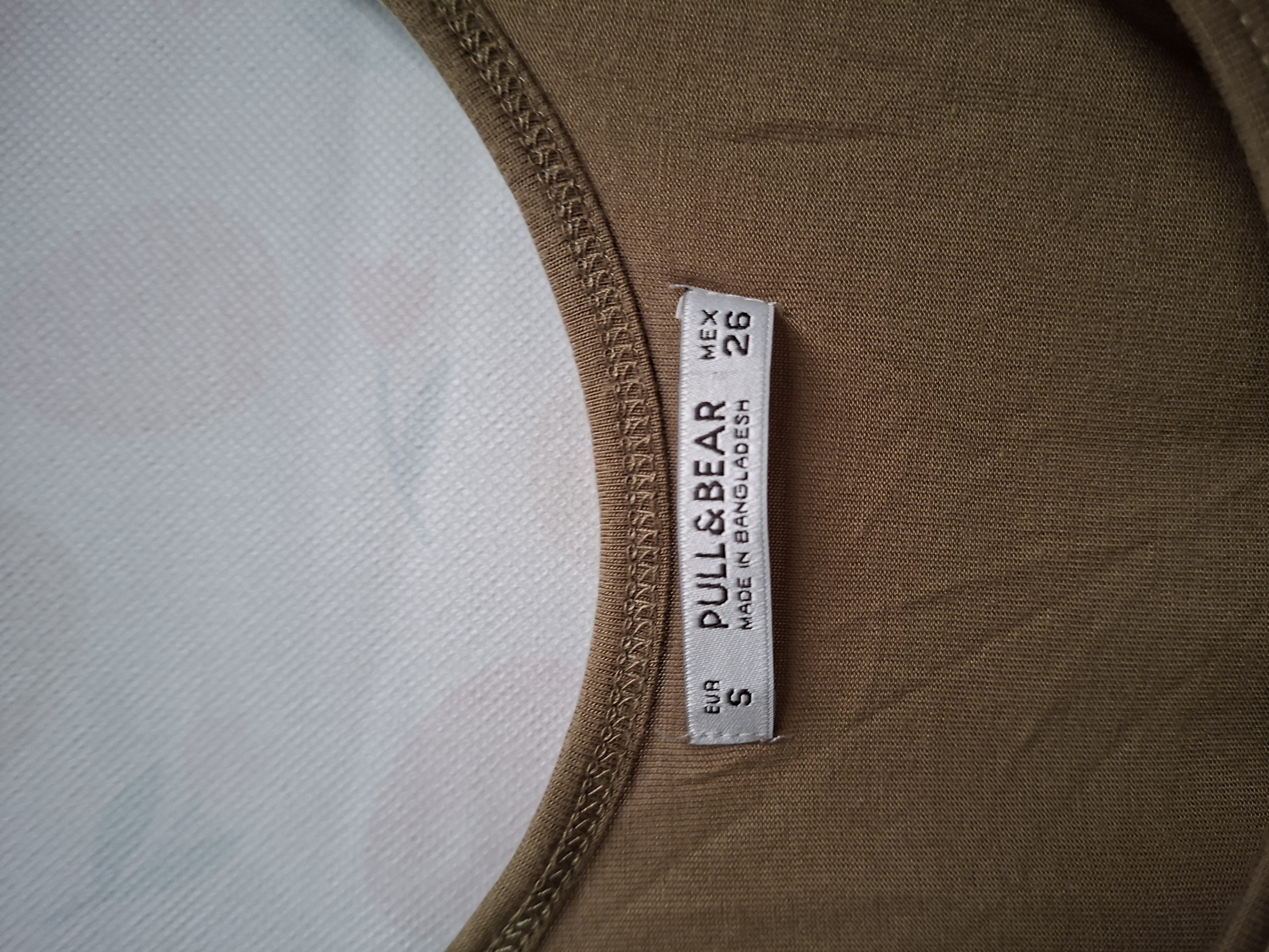 Pull & Bear Mouwloos Topje Hemdje Camel S — Diepe Ronde Hals