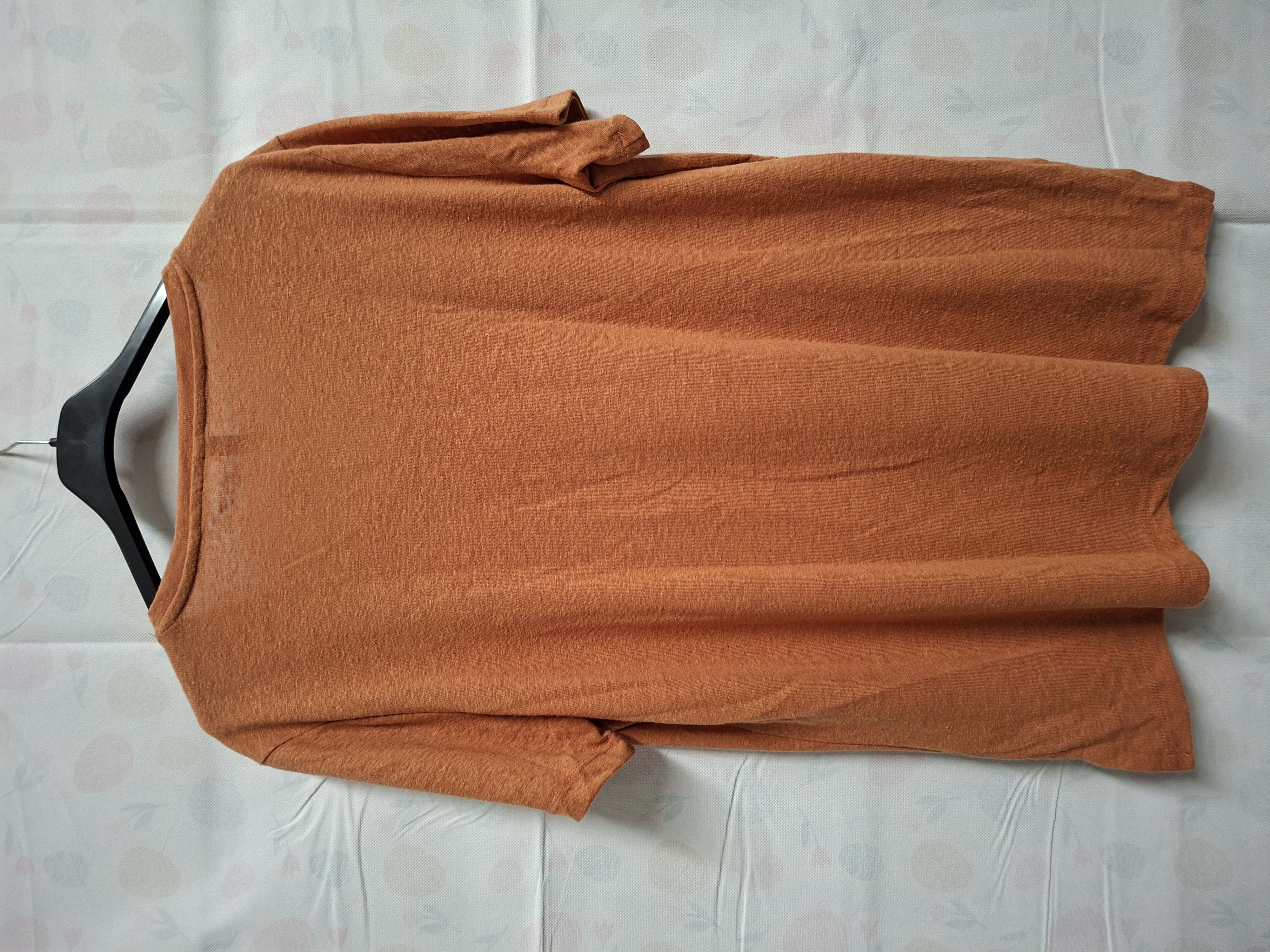 HEMA T-shirt V-hals Roestoranje S — 52% Linnen