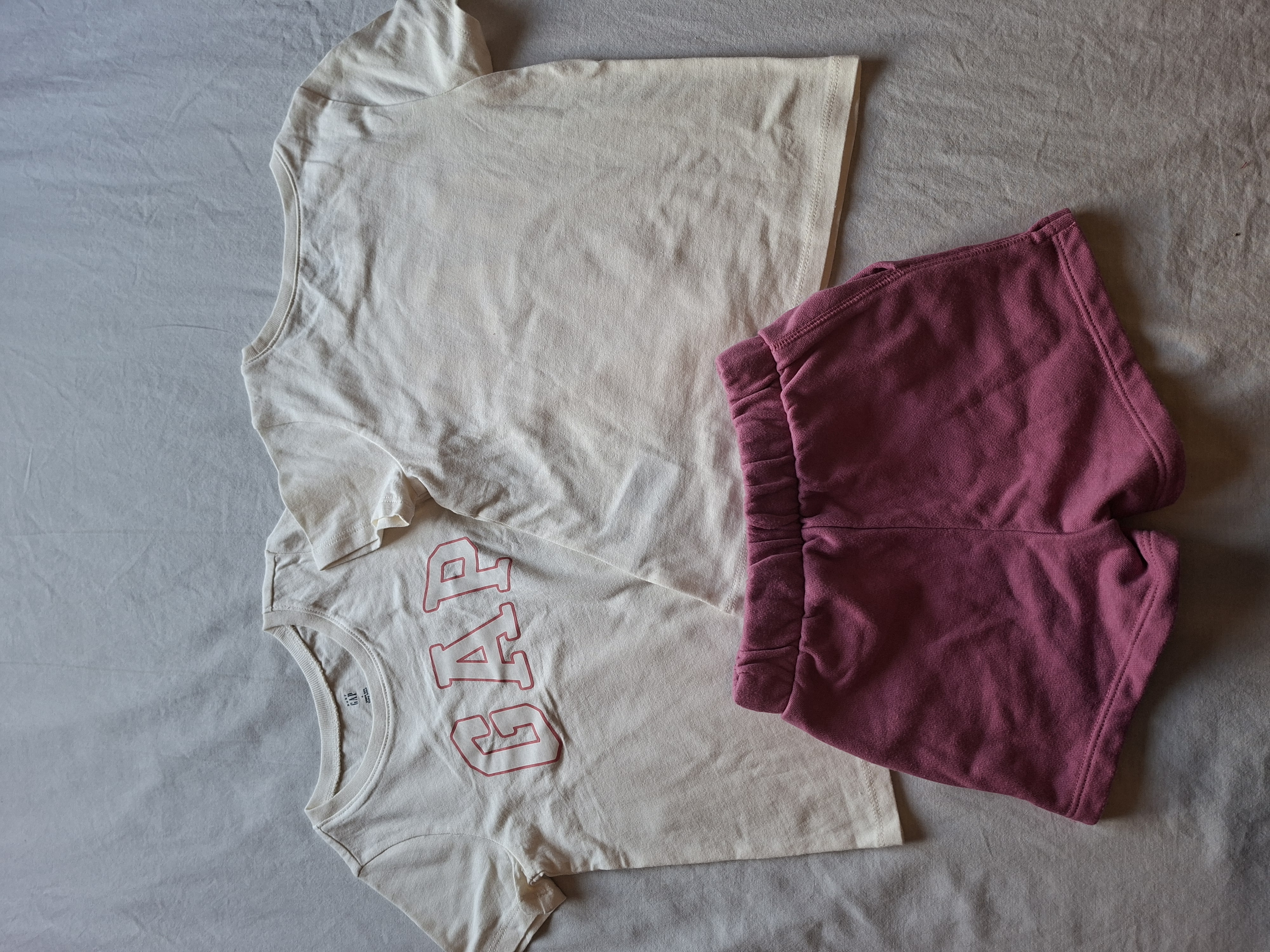 Baby GAP setje 2x T-shirt + short roze/crème maat 104