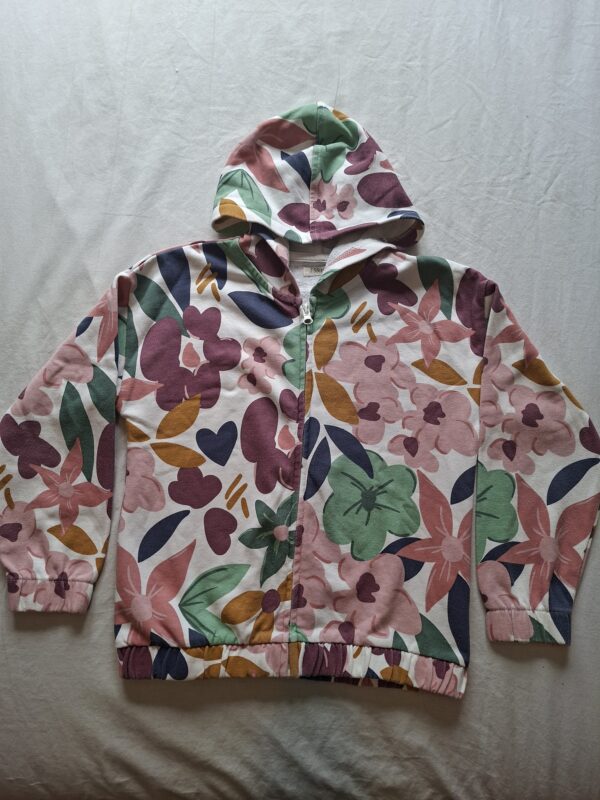 Sfera vest met bloemenprint en capuchon maat 122/128