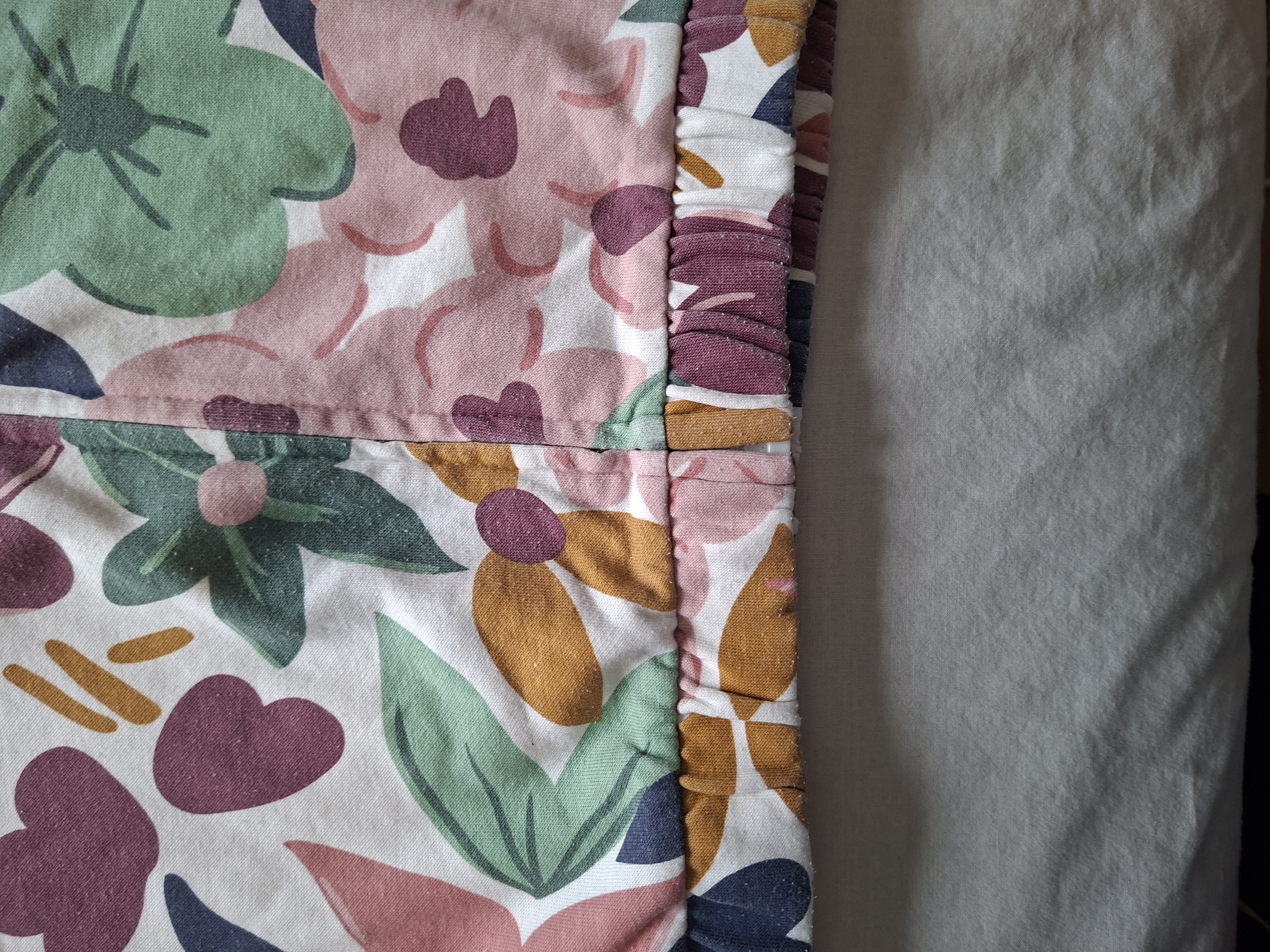 Sfera vest met bloemenprint en capuchon maat 122/128