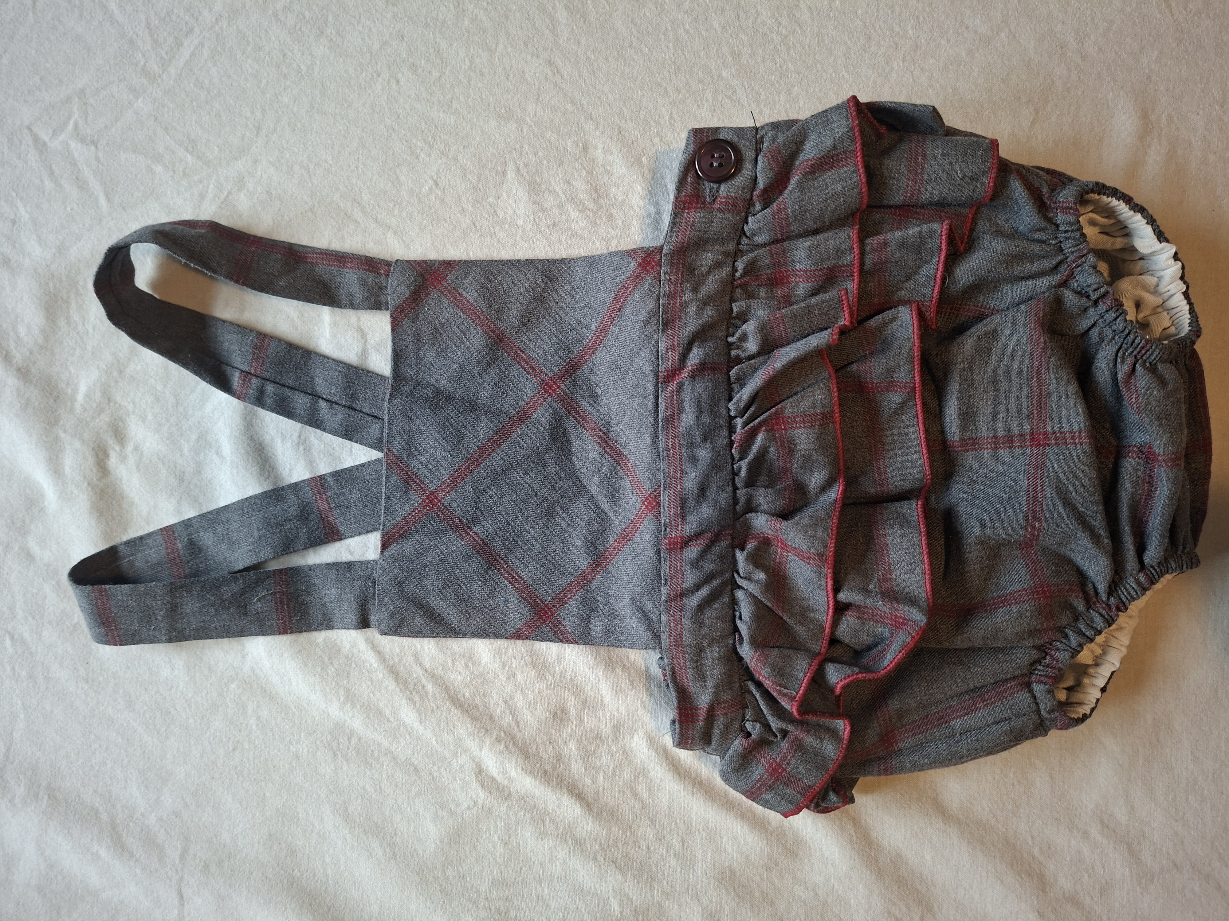 La Ormiga tuinbroekje met ruit en ruches grijs/rood maat 86/92