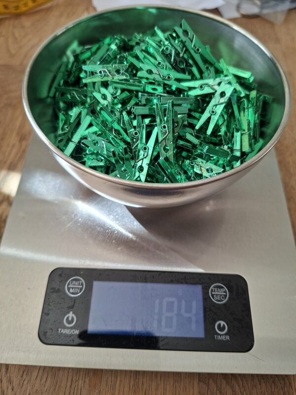 Circa 350 mini wasknijpers plastic groen 2,5 cm