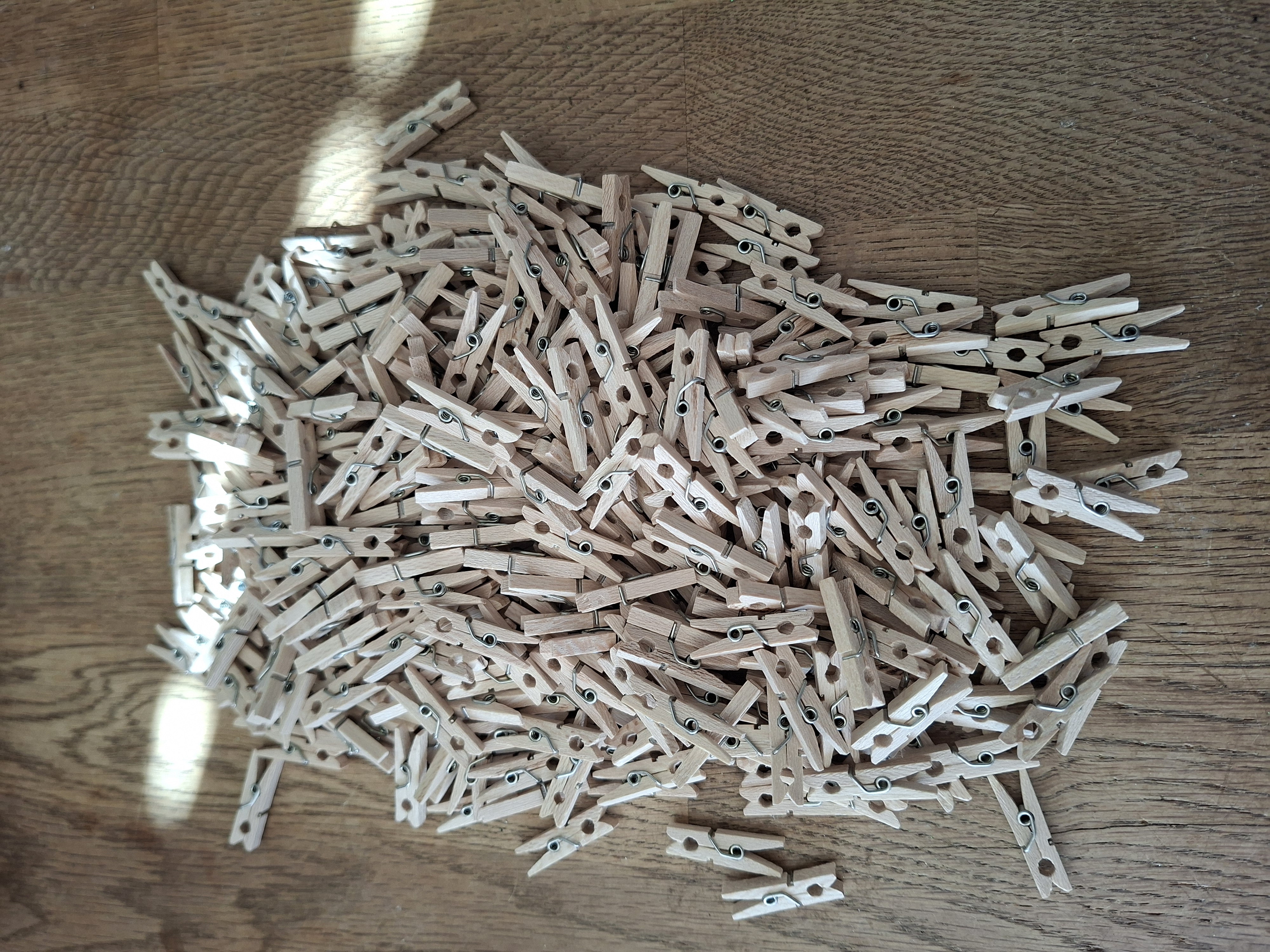 Circa 375 mini wasknijpers hout naturel 2,5 cm