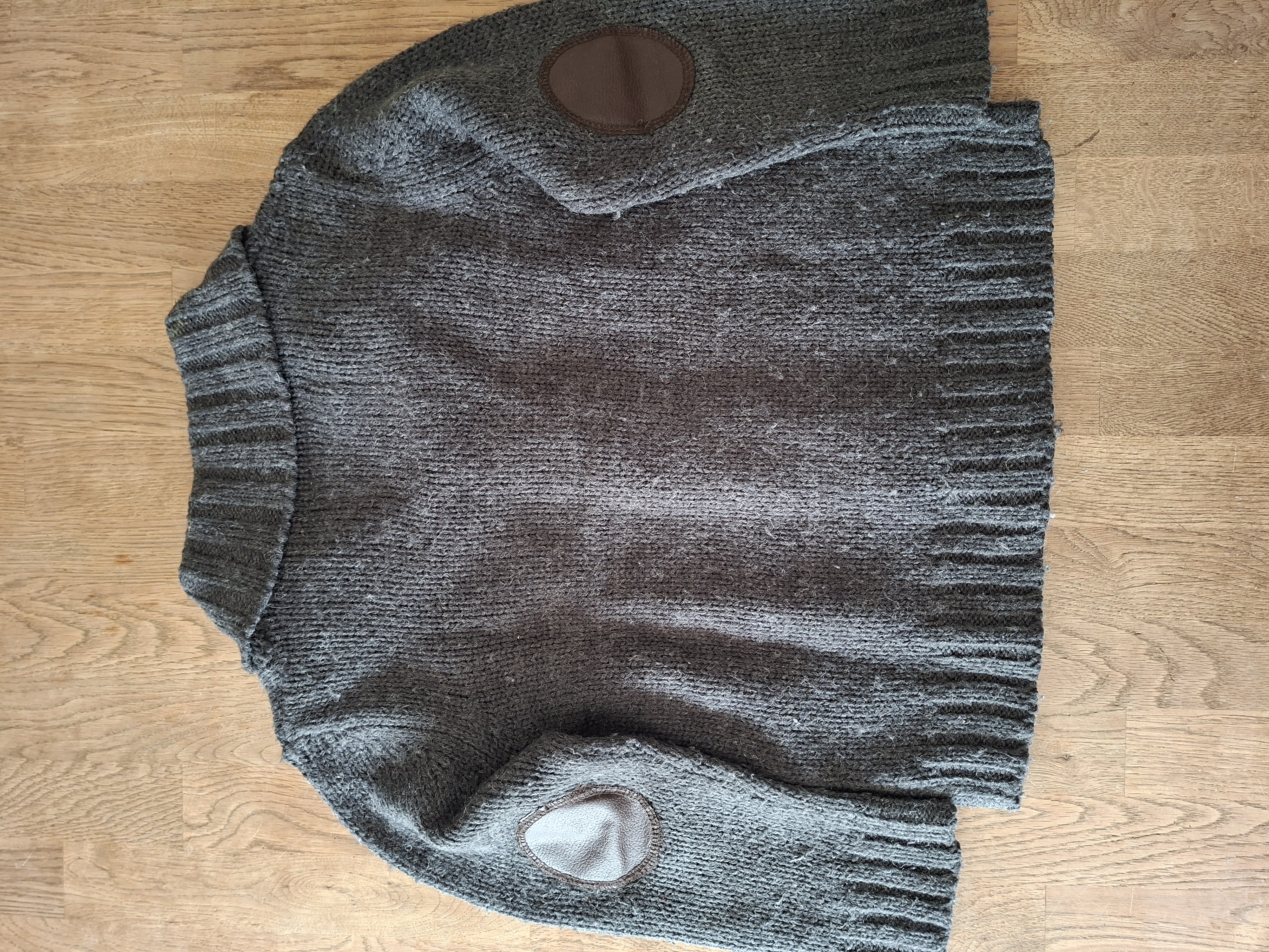 Unlocked gebreide vest grijs kabelsteek elleboogpatches