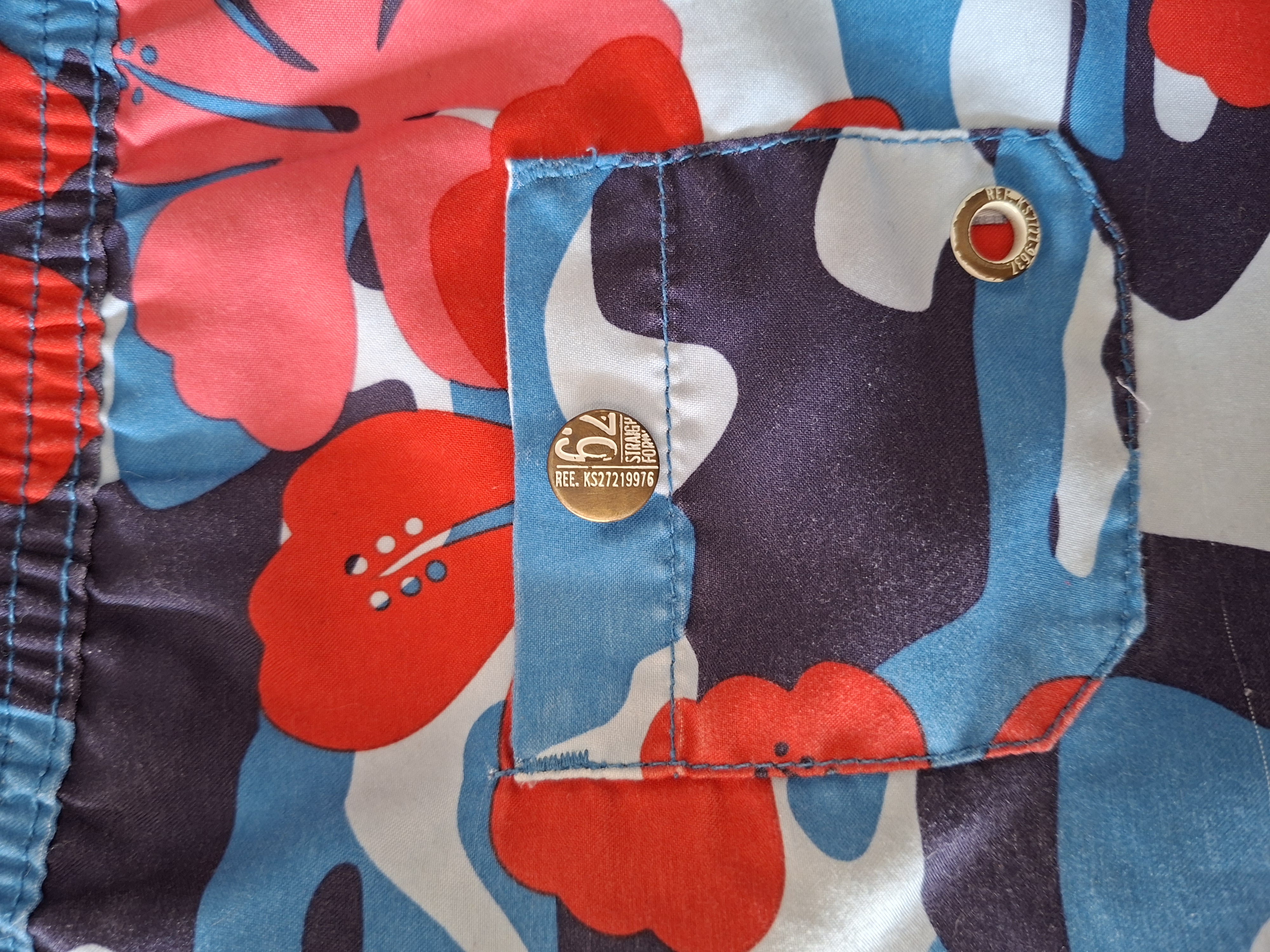 WE Fashion zwembroek blauw hibiscus print