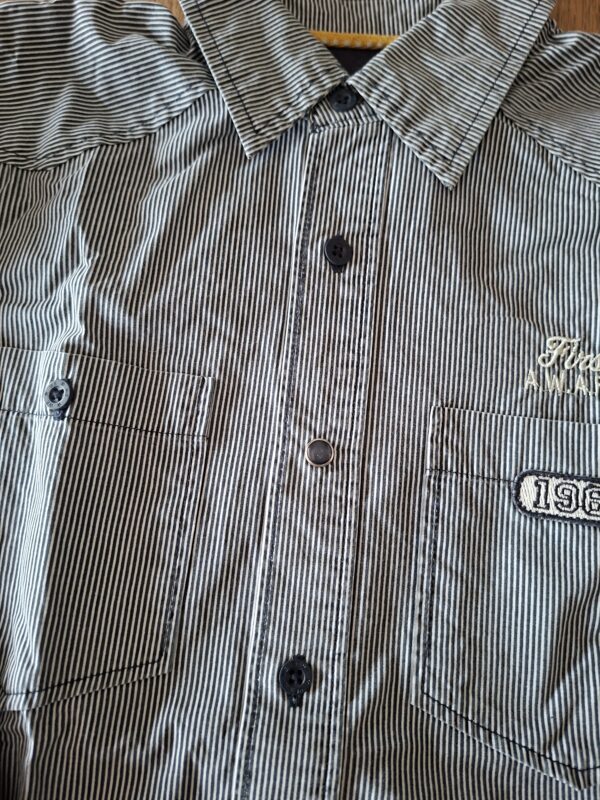 WE Fashion overhemd wit/blauw gestreept met borduurwerk