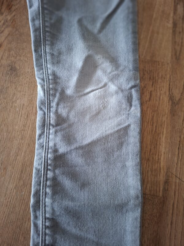 20260329_161000 H&M slim fit spijkerbroek lichtblauw