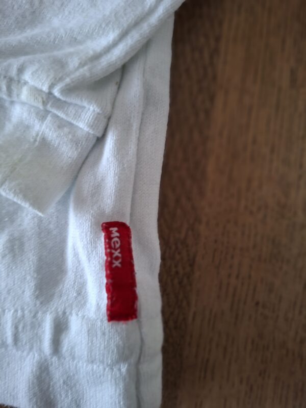 20260329_161956 Mexx vest wit met rode strepen en rits