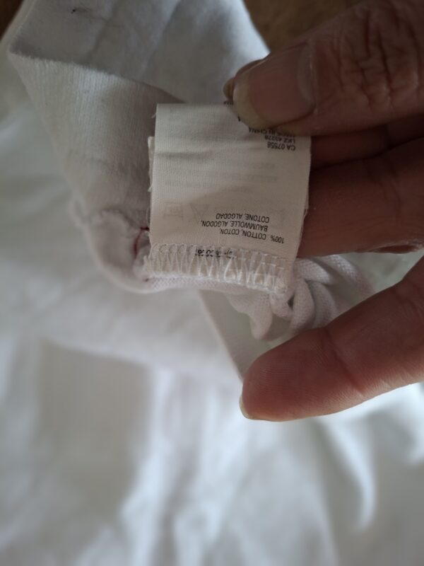 20260329_162025 Mexx vest wit met rode strepen en rits