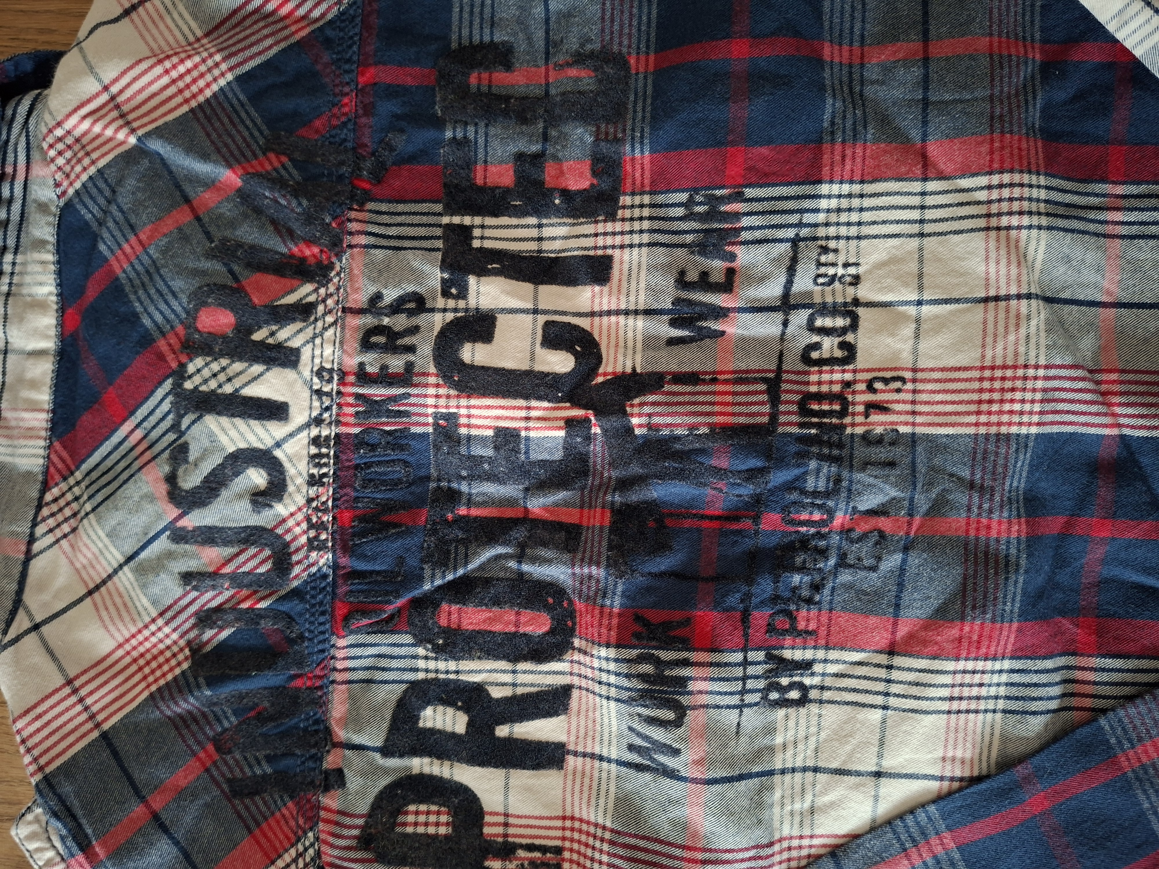 HEMA overhemd donkerblauw/paars geruit met patch