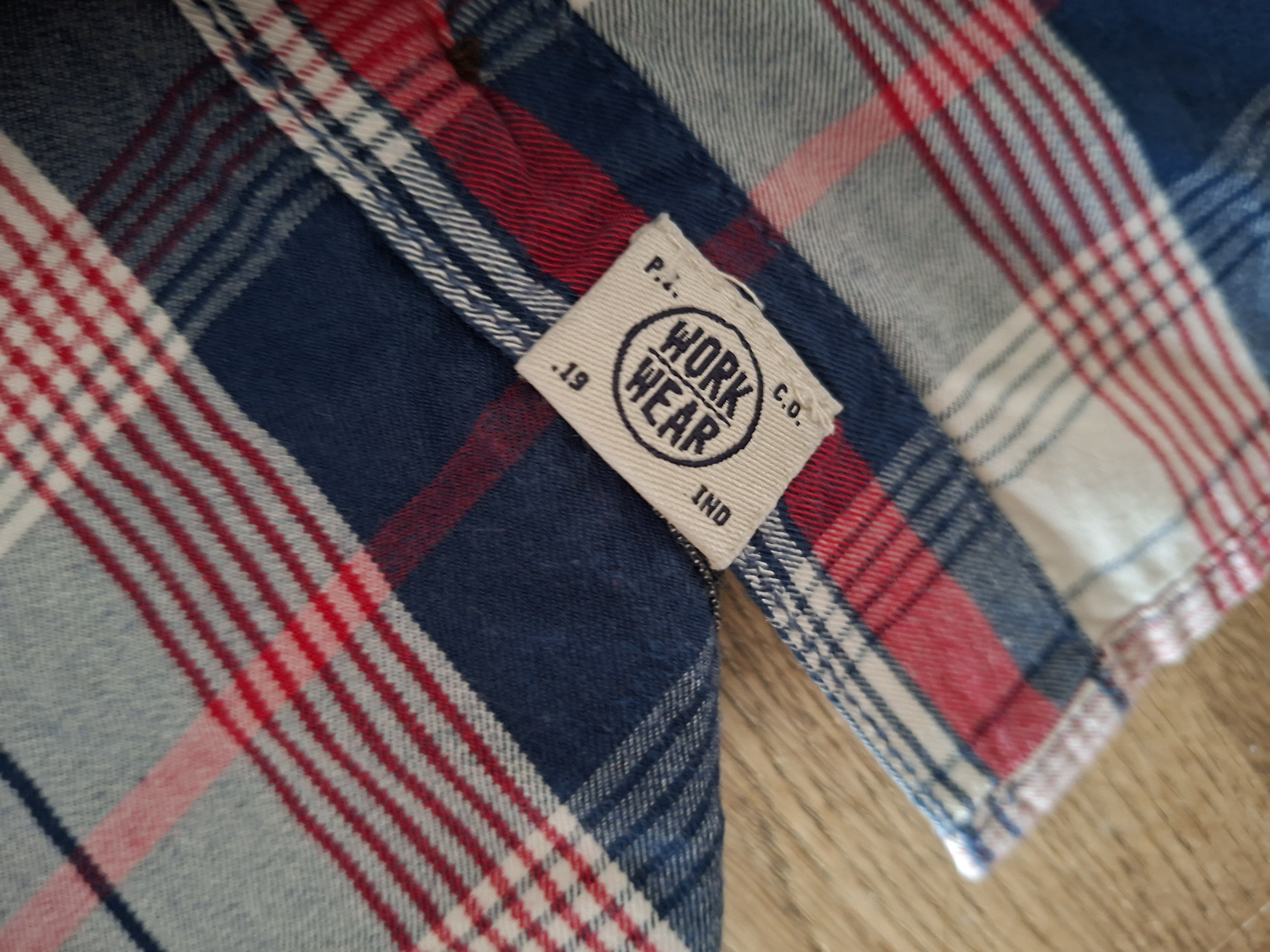 HEMA overhemd donkerblauw/paars geruit met patch