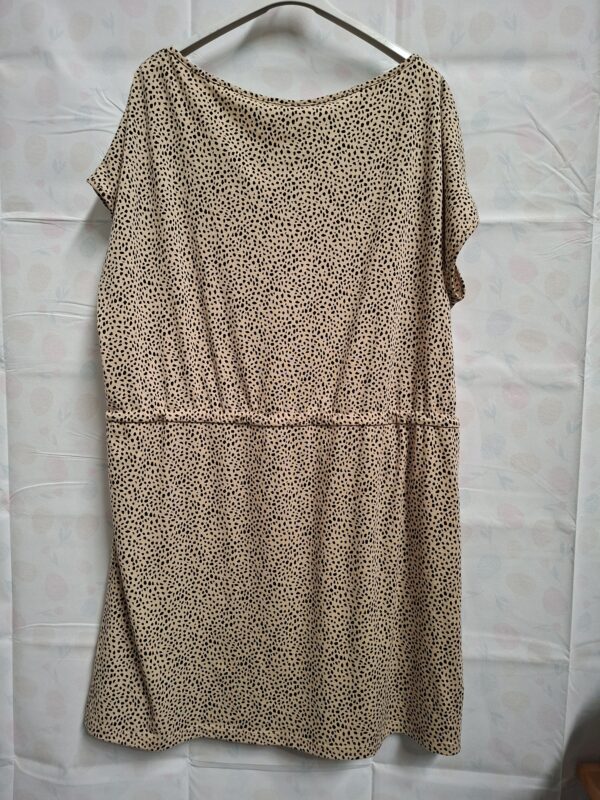 Zeeman jurk stippenprint beige/zwart maat 48