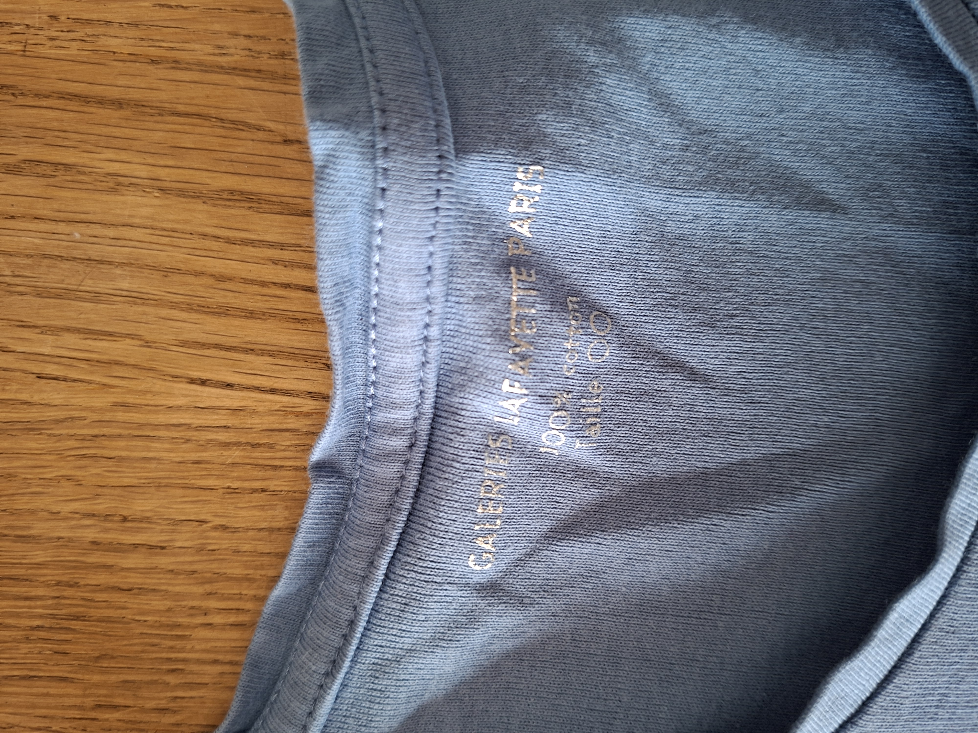 Galeries Lafayette Paris lichtblauw hemdje