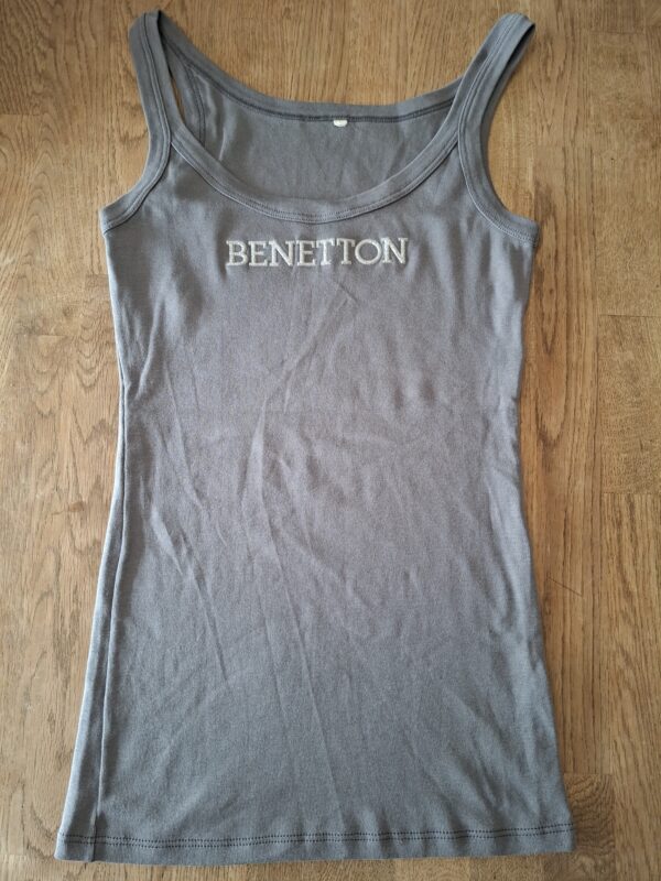 Benetton grijs hemdje geborduurd logo maat S