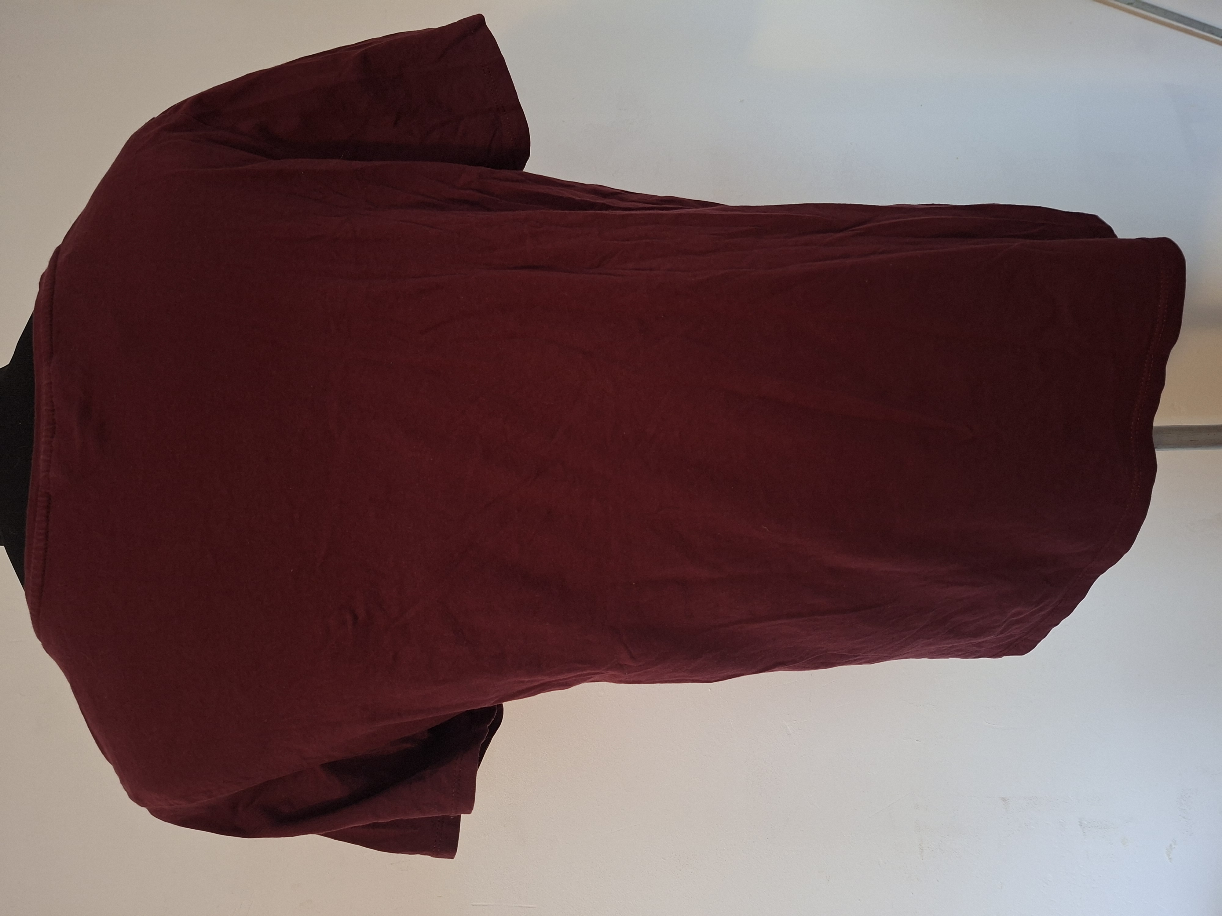 20260403_164744 Clockhouse (C&A) T-shirt met Bloemen Borduurwerk