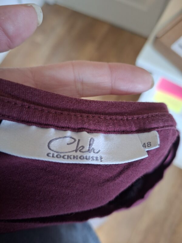 20260403_164813 Clockhouse (C&A) T-shirt met Bloemen Borduurwerk