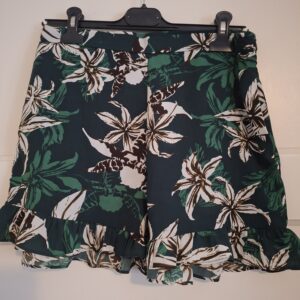 20260403_171452 Mango Korte Broek met Tropische Print - Maat M