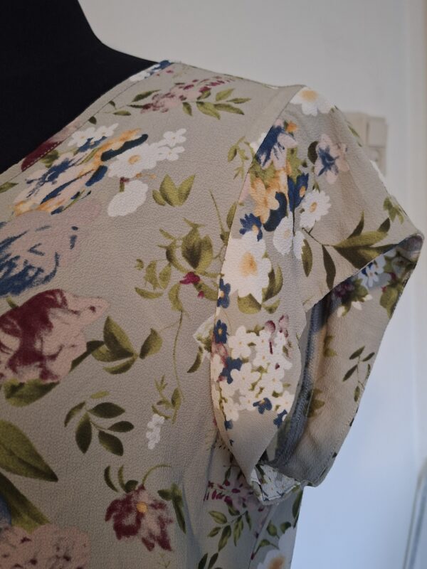 20260403_171942 ONLY Blouse met Bloemenprint