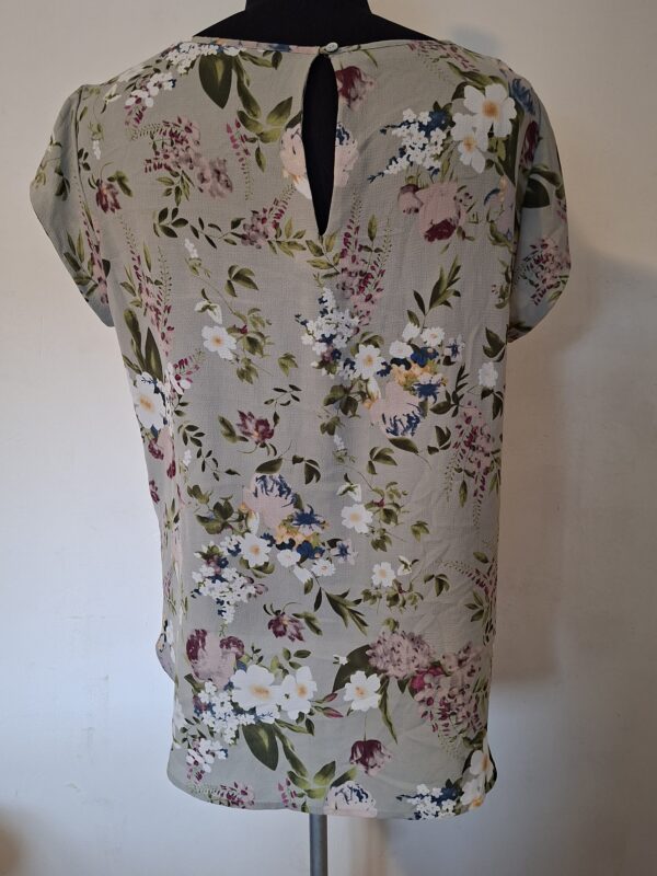 20260403_171952 ONLY Blouse met Bloemenprint