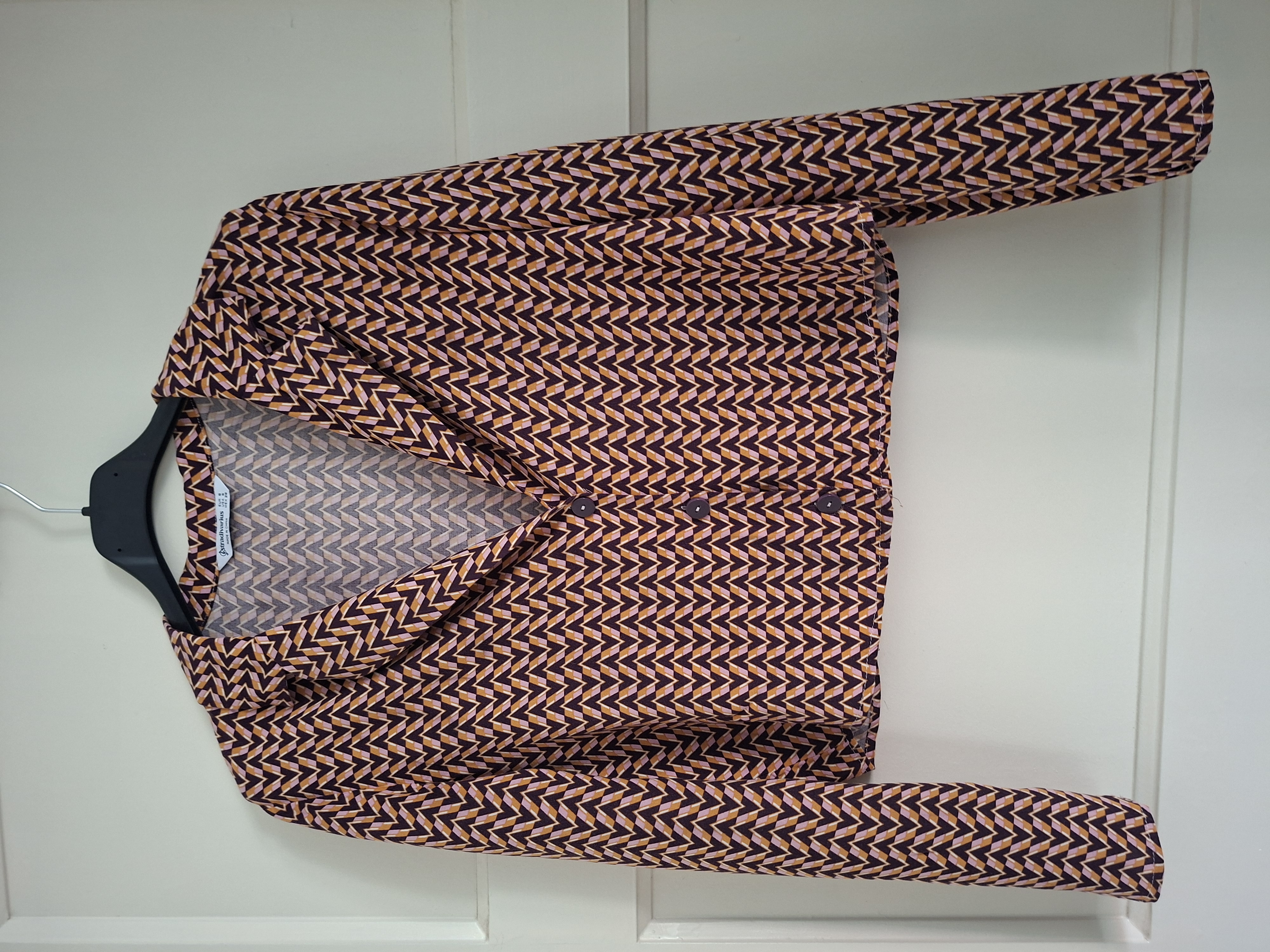 20260404_143950 Stradivarius Cropped Blouse met Zigzag Print