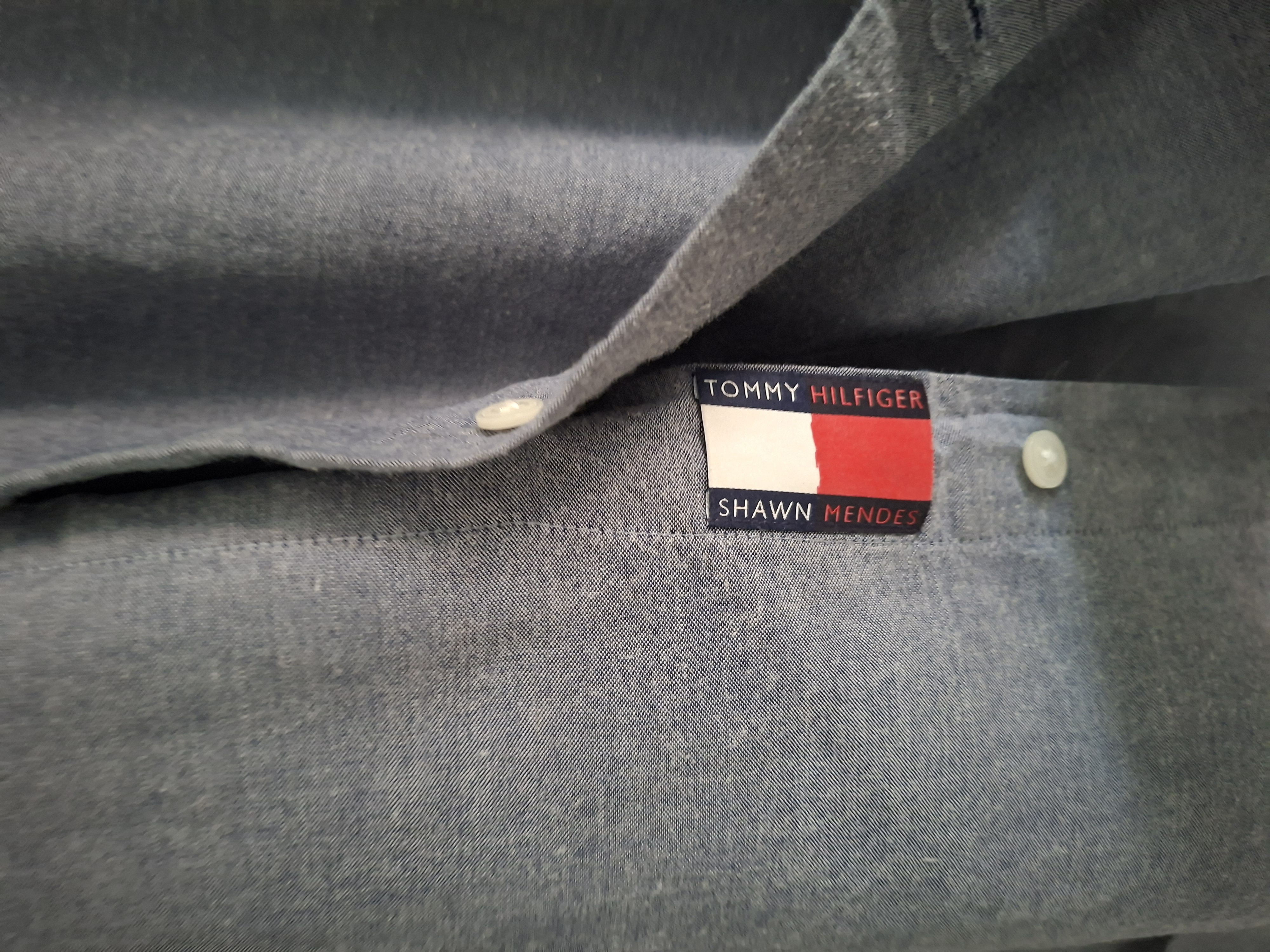 Tommy Hilfiger x Shawn Mendes overhemd blauwgrijs chambray