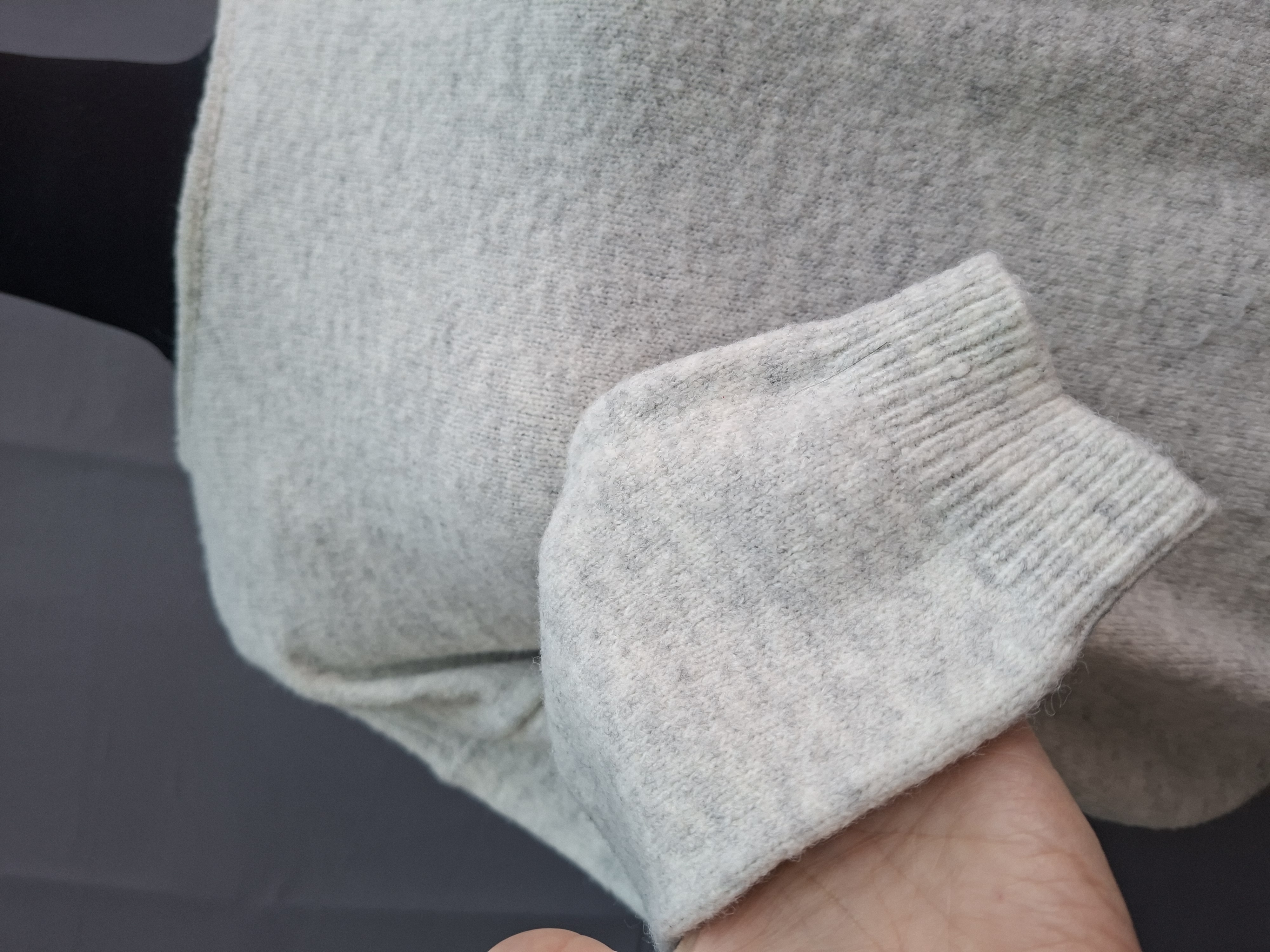 Peace & Love trui crème met openrug en strikken