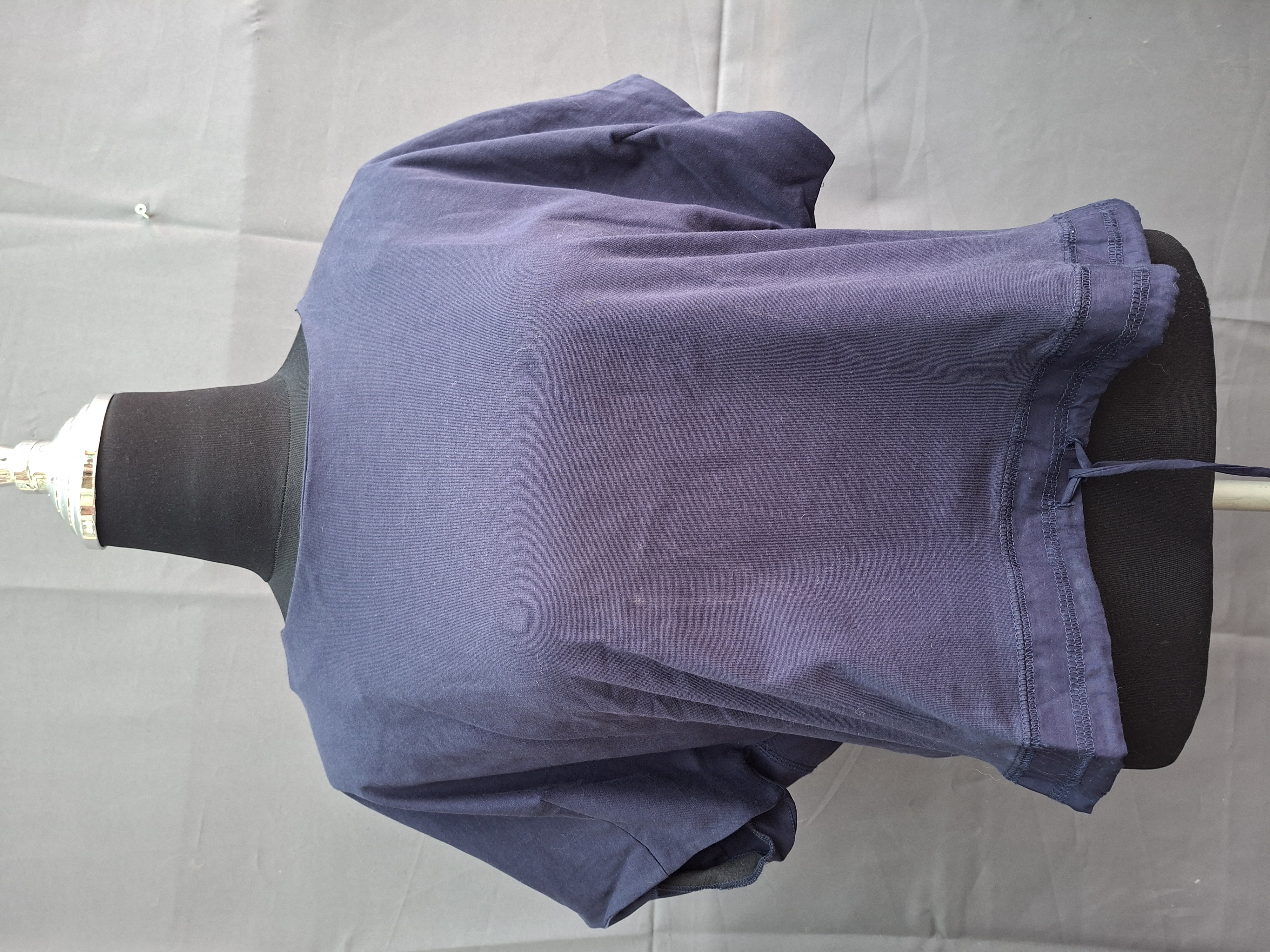 Donkerblauw oversized shirt met sierstiksel zoom